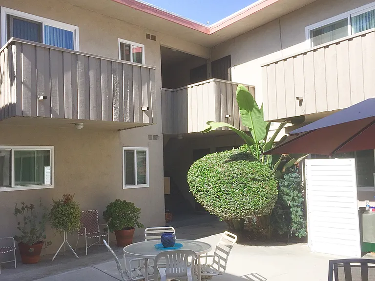 3697 S La Cienega Blvd #11 — Photo 15