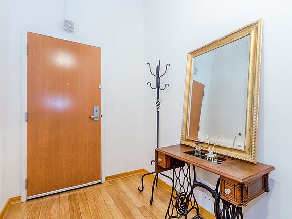 2nd image of 444 W Willis St Unit 200