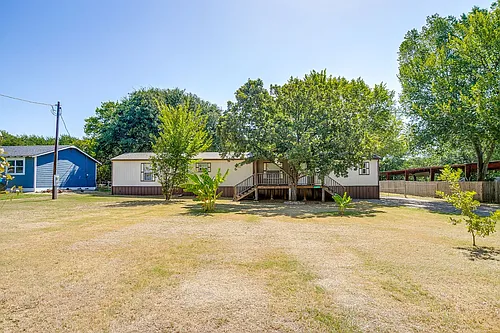 557 Surrey Ln Photo 1