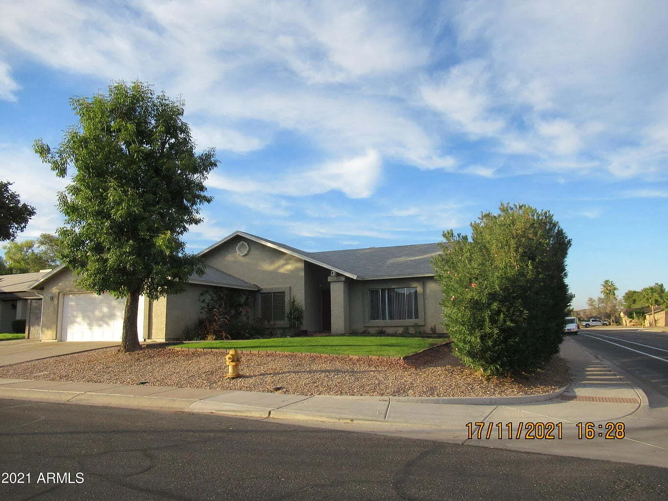 3 bed, 2.0 bath, 1778 sqft, $2,495 — Photo 2