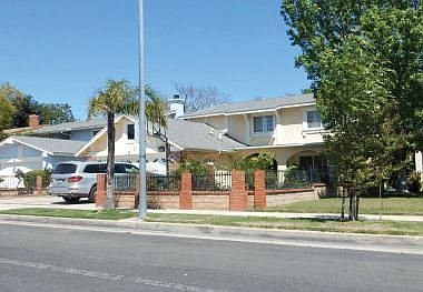 3rd image of 10204 Hanna Ave
