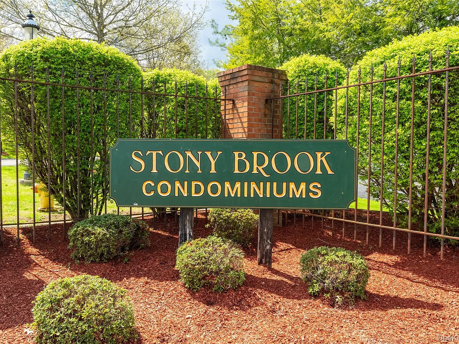 2 bed, 2.5 bath, 1833 sqft, $2,900 — Photo 2