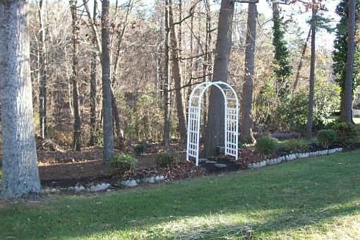 5th image of 208 Skylark Dr