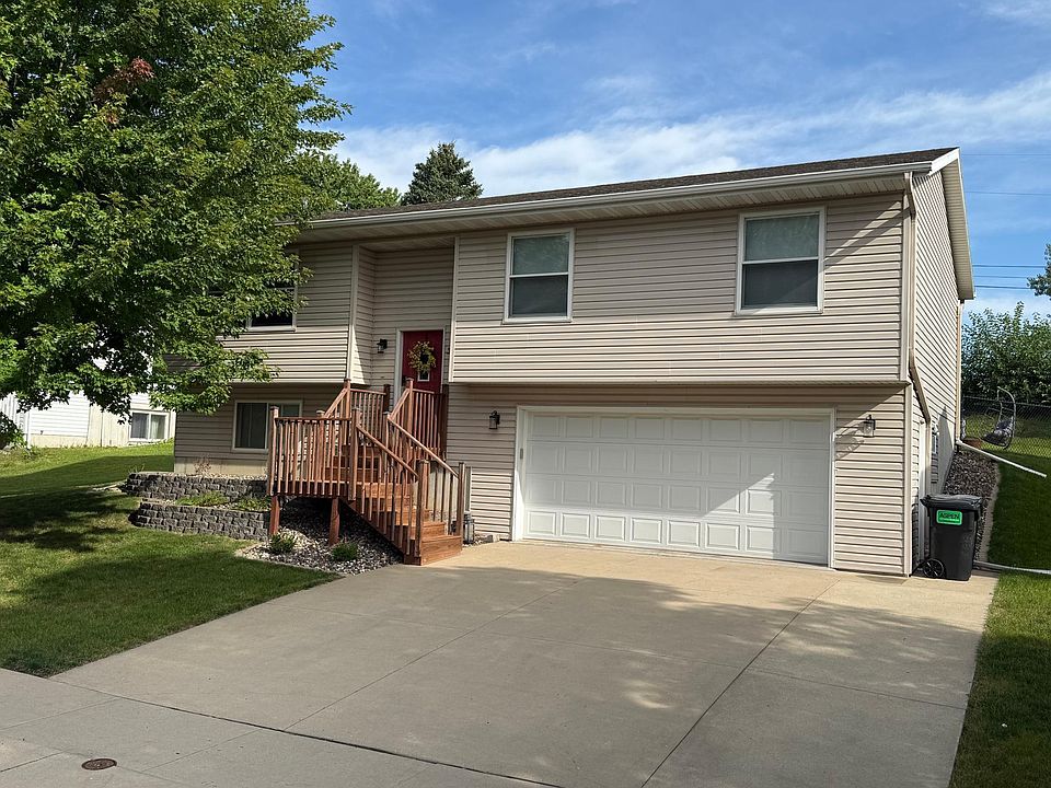 1st image of 3065 Rose Heights Dr SE