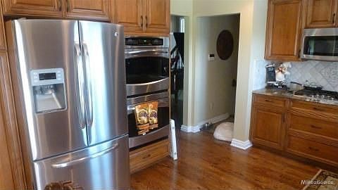2nd image of 4929 Skyline Ln