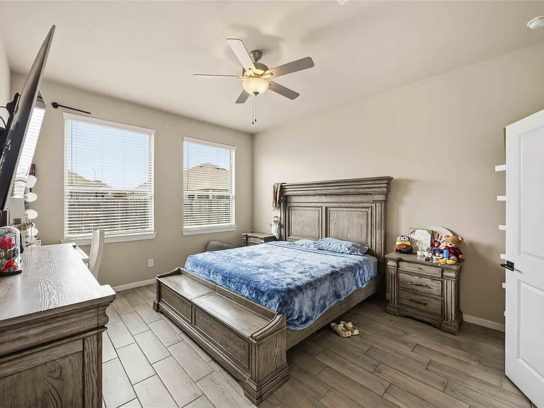 4606 Seabourne Landing Dr — Photo 5