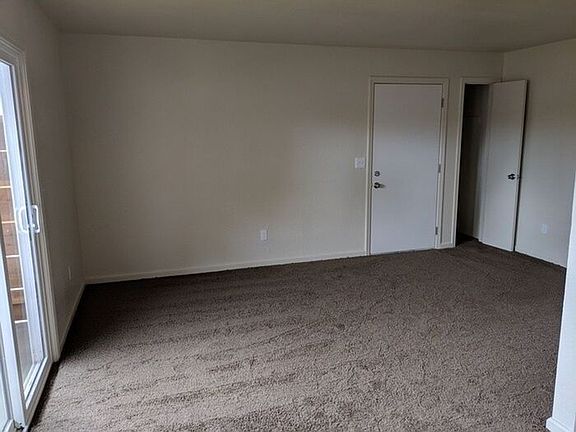 3rd image of 100 E Oak St #1