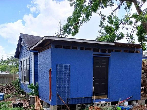 3rd image of 6907 Finch St