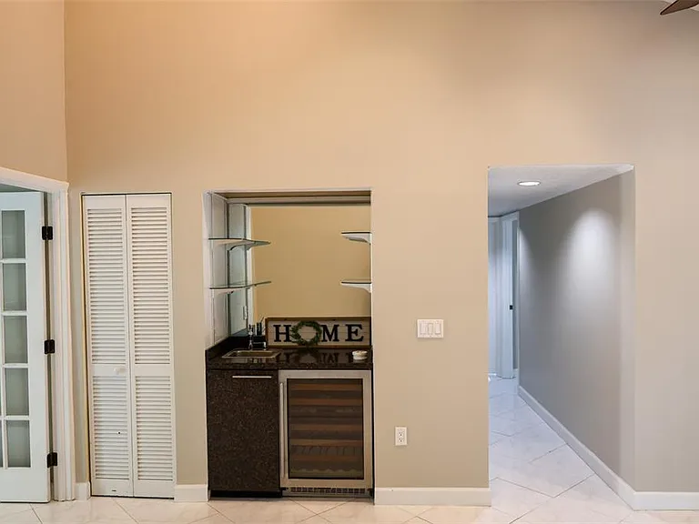3121 Bordeaux Ln — Photo 9