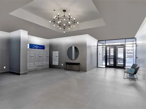 250 Avenue East image 12 of 17