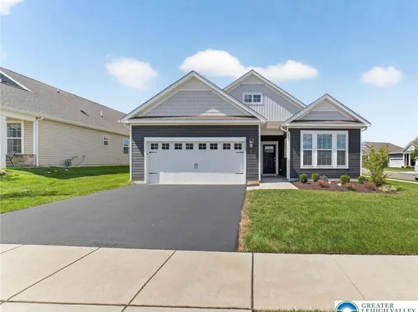 7963 August Ave, Breinigsville, PA 18031