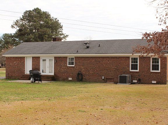 5th image of 303 Woodside Dr