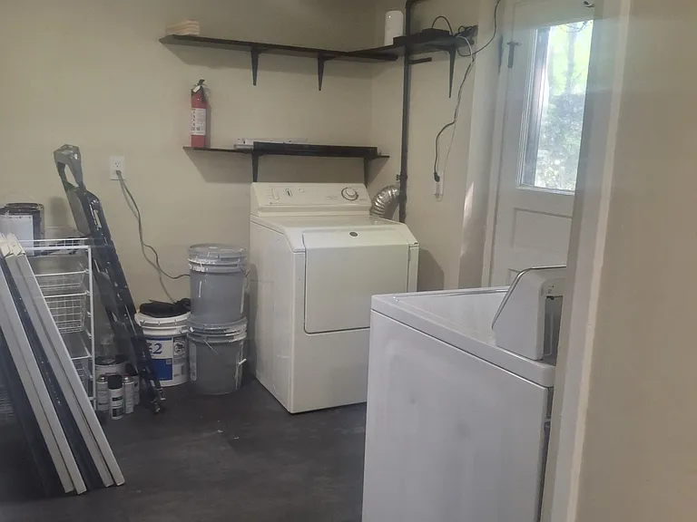 1495 Beach Ave — Photo 33