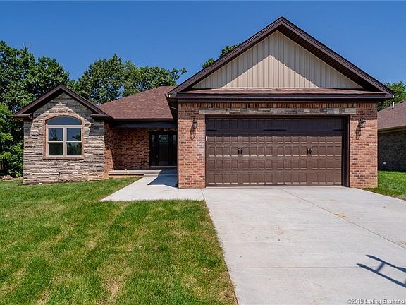 2nd image of 419 Pine Drive Cir