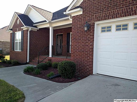 3rd image of 905 Anna Cir