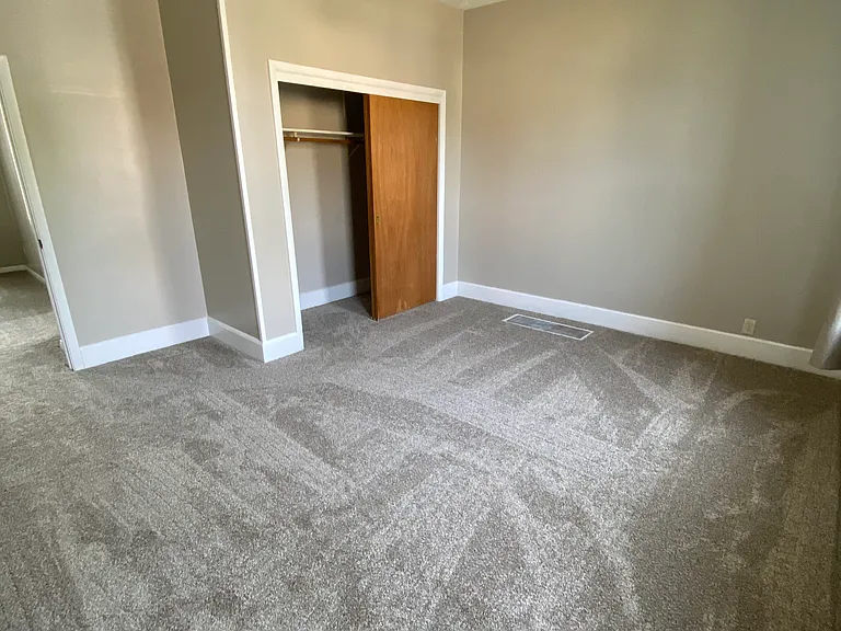 1421 W 14th St #2 — Photo 5