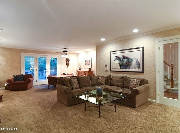 5th image of 939 N Sanborn Dr