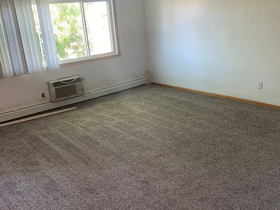 3rd image of 1004 18th St S #4