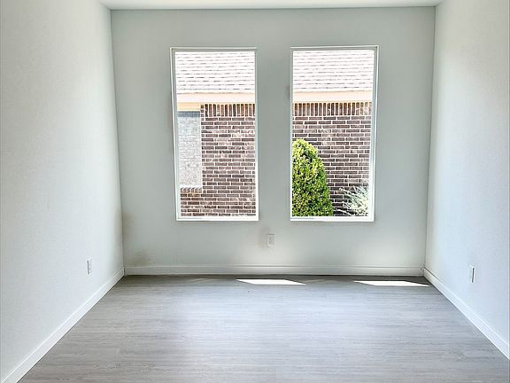 5th image of 1113 Blue Spring Dr