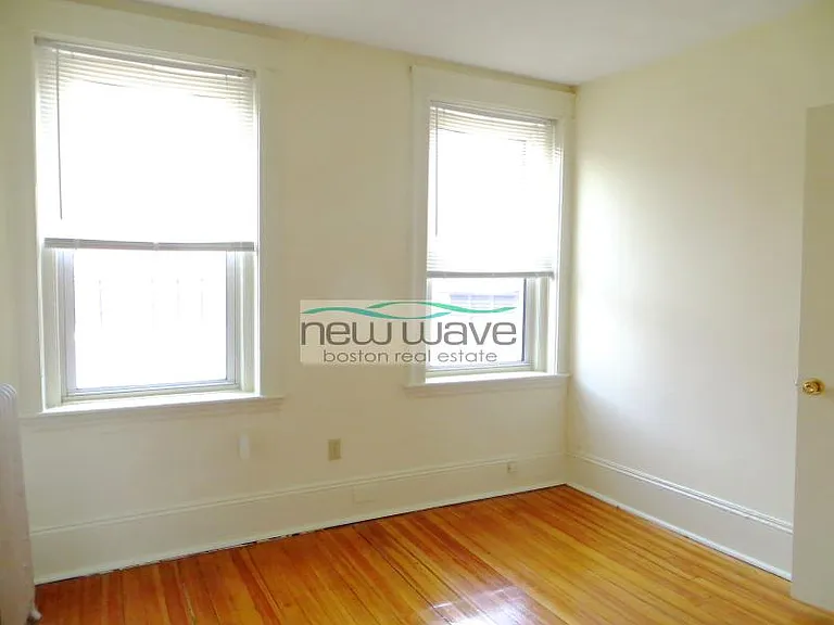 51 Queensberry St #17 — Photo 6