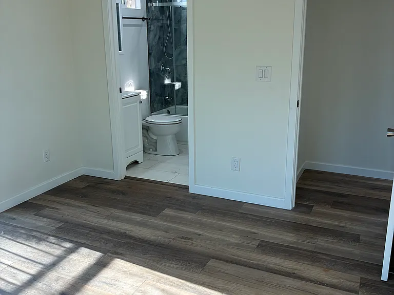 11721 Shoshone Ave — Photo 7
