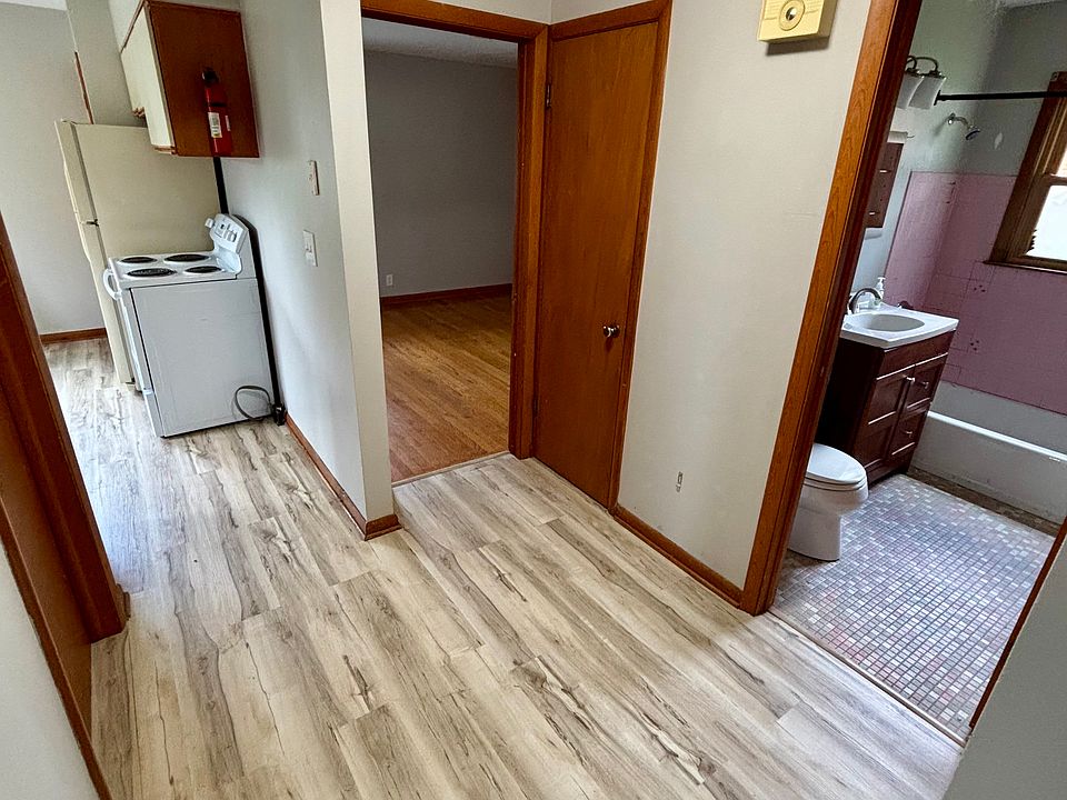 Entry from side door