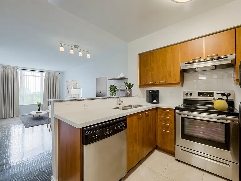 515 Rosewell Ave — Photo 7