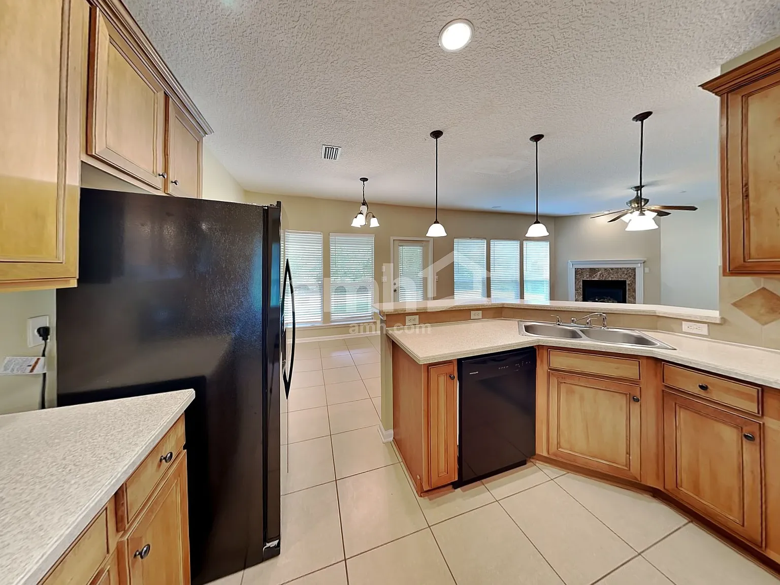4 bed, 3.0 bath, 2275 sqft, $2,515 — Photo 3