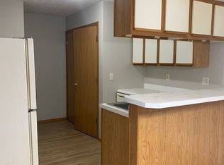 2712 S Ingram Mill Rd #8, Springfield, MO 65804