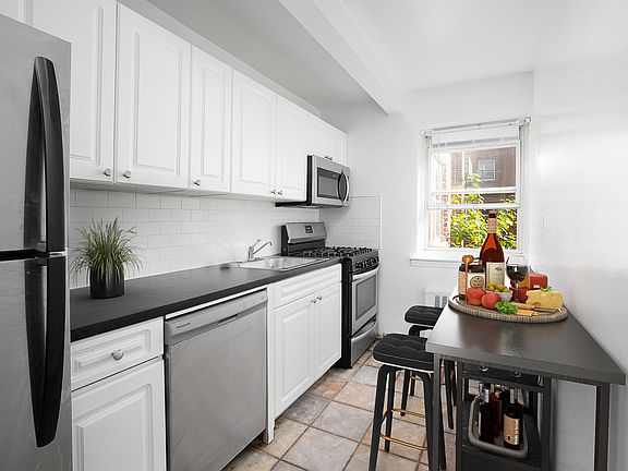 4th image of 43-06 210th St #1B