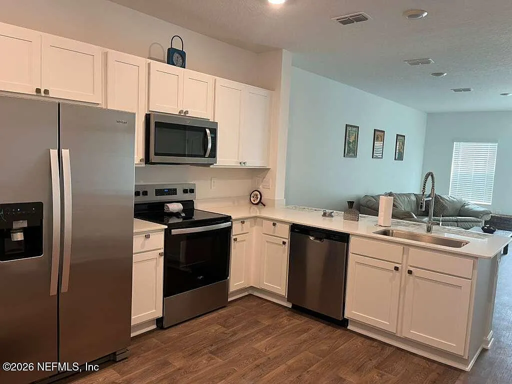 2 bed, 2.5 bath, 1210 sqft, $2,200 — Photo 3
