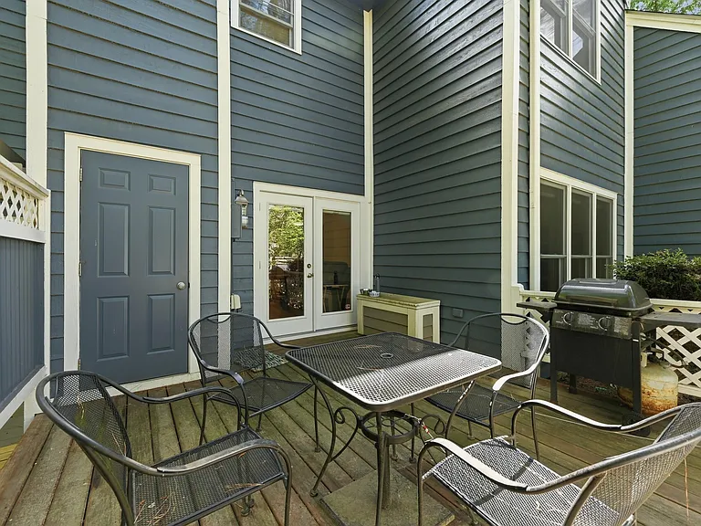 7514 Wellesley Park S — Photo 40
