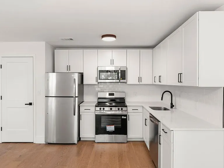 Landis Grove - 1360 — Photo 36