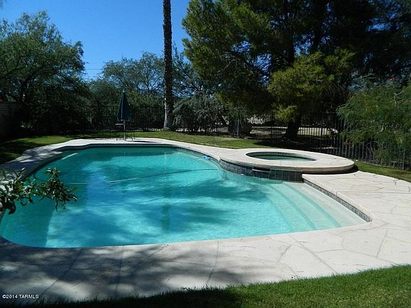3rd image of 9841 N Calle Solano
