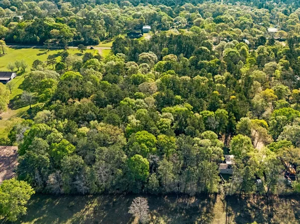 8441 Adcock Acres Dr, Conroe, TX 77303