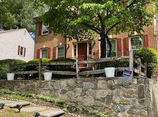8217 Lochinver Ln, Rockville, MD 20854