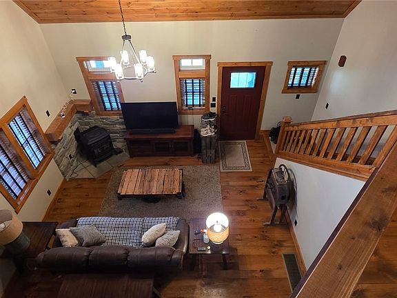 4th image of 3989 Court Rd