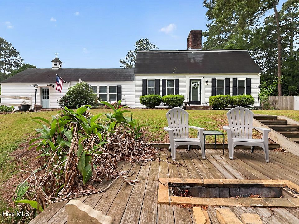 1st image of 206 Woodland Drive