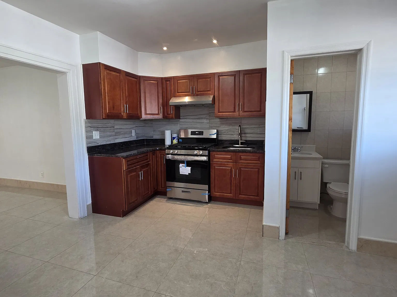 4 bed, 1.5 bath, 1500 sqft, $3,599 — Photo 2
