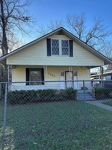 1104 Sherman St Photo 1