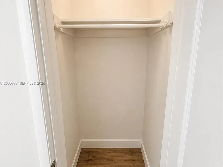 1537 Jefferson Ave #5 — Photo 7