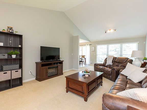 5th image of 5136 Copper Pointe Dr