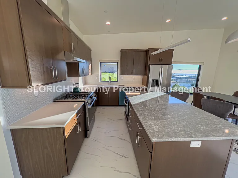 2670 Laurel Ave — Photo 10