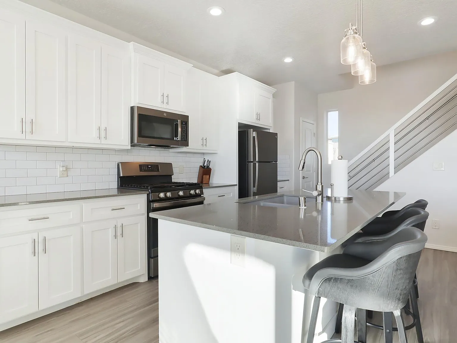 3 bed, 1731 sqft, $2,750 — Photo 2