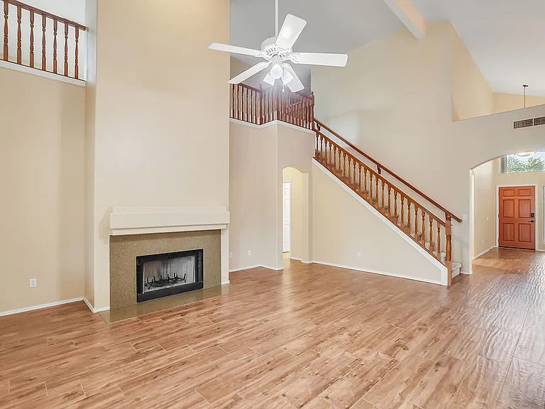 1380 N Concord Ave — Photo 11