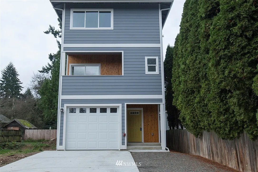 15627 8th Avenue SW photo 1