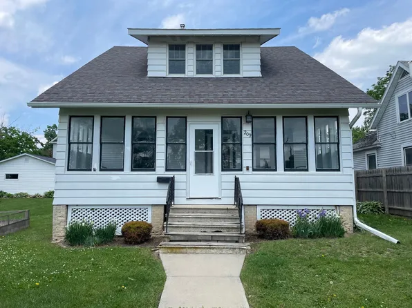 209 W Jefferson St, Spring Valley, MN 55975