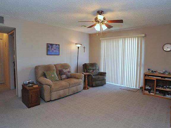 5th image of 6311 N Barcelona Ct Unit 1022