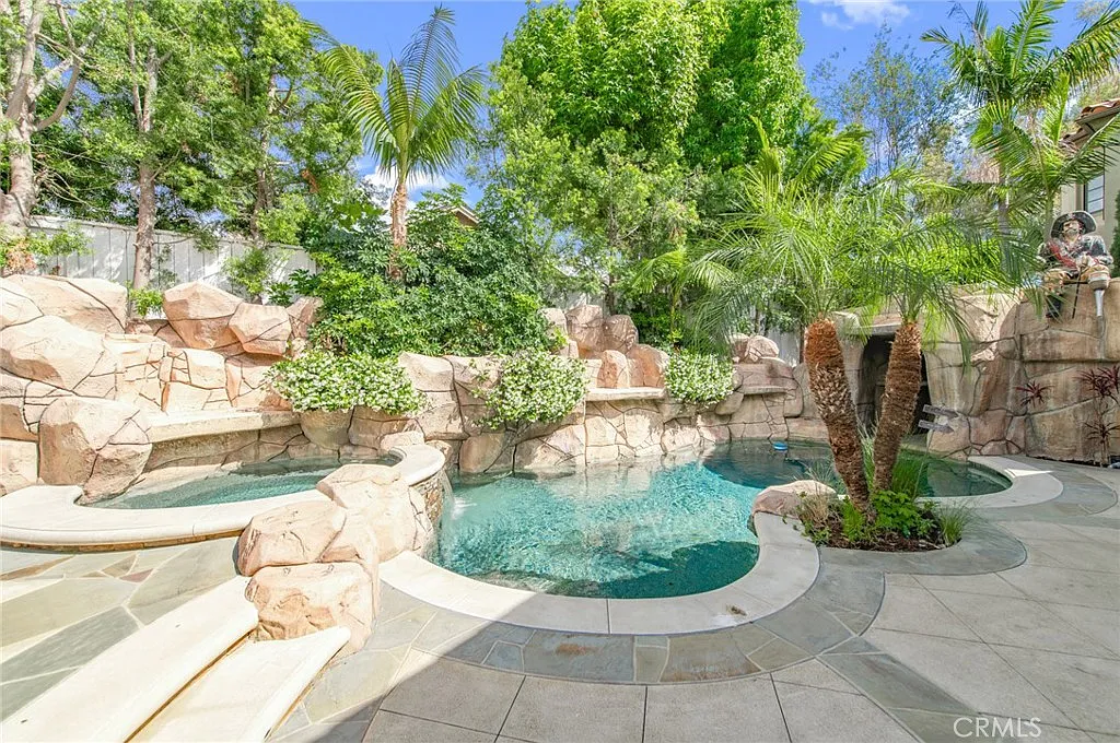 3 bed, 1560 sqft, $6,000 — Photo 1