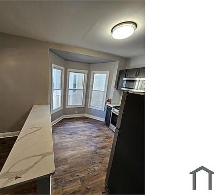 4th image of 436 W Queen Ln Floor 2